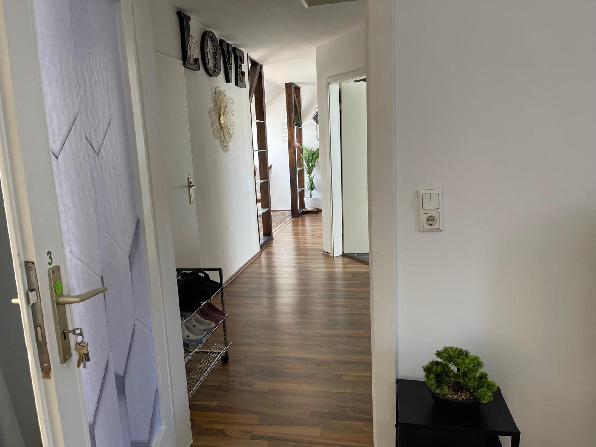 Geraeumiges Komfort-schlafzimmer Im Zentrum Von Homestay