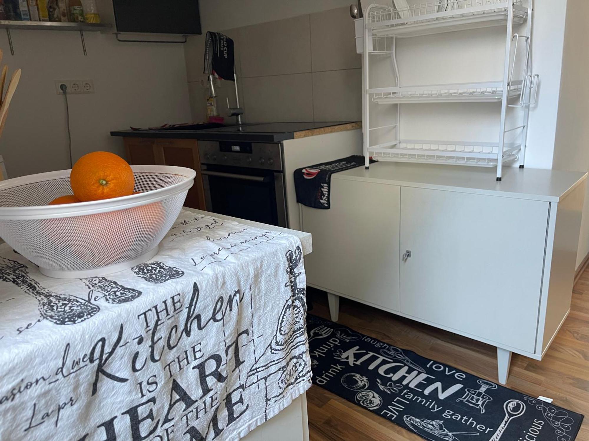 Homestay Geraeumiges Komfort-schlafzimmer Im Zentrum Von